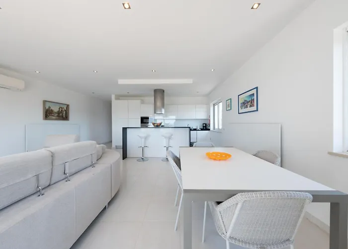 Porto De Mos 69 By Destination Algarve *