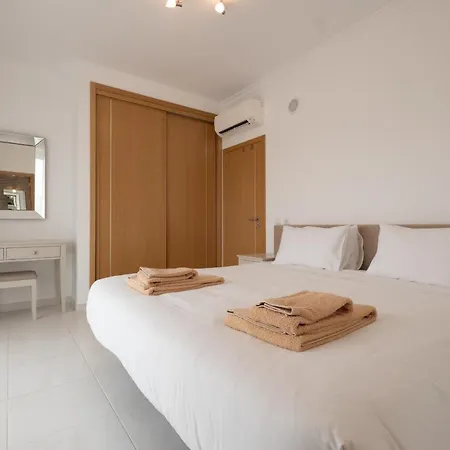 Porto De Mos 69 By Destination Algarve